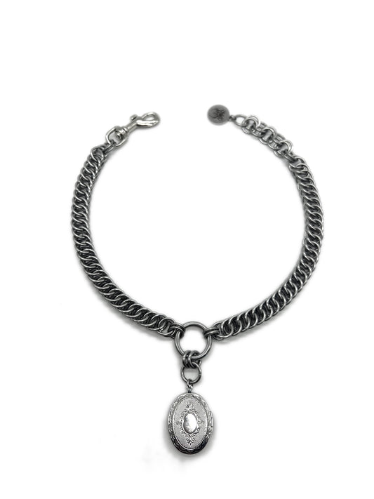 Oval Locket O-ring Choker