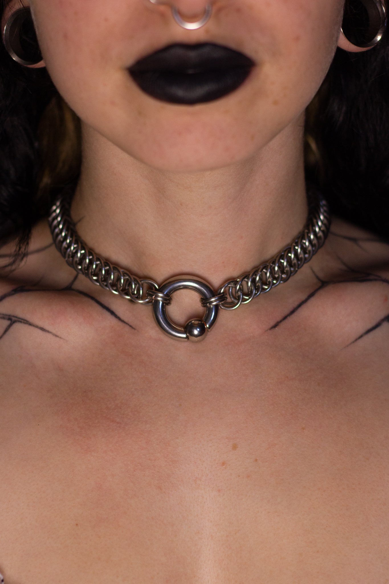 2G Captive Bead Choker